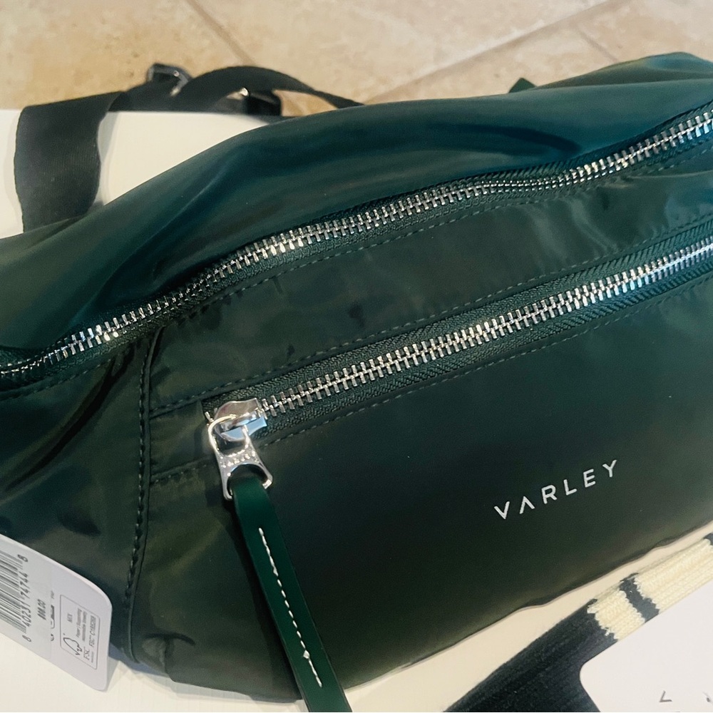 VARLEY green Lasson belt bag  NWT.